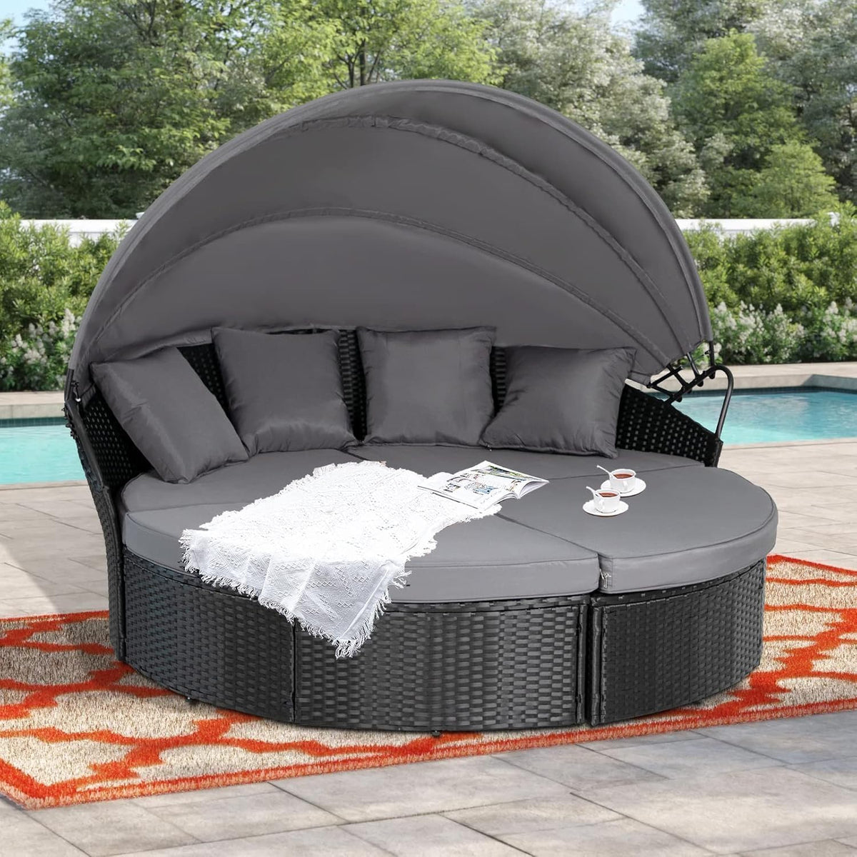 Round Wicker Sunbed with Canopy